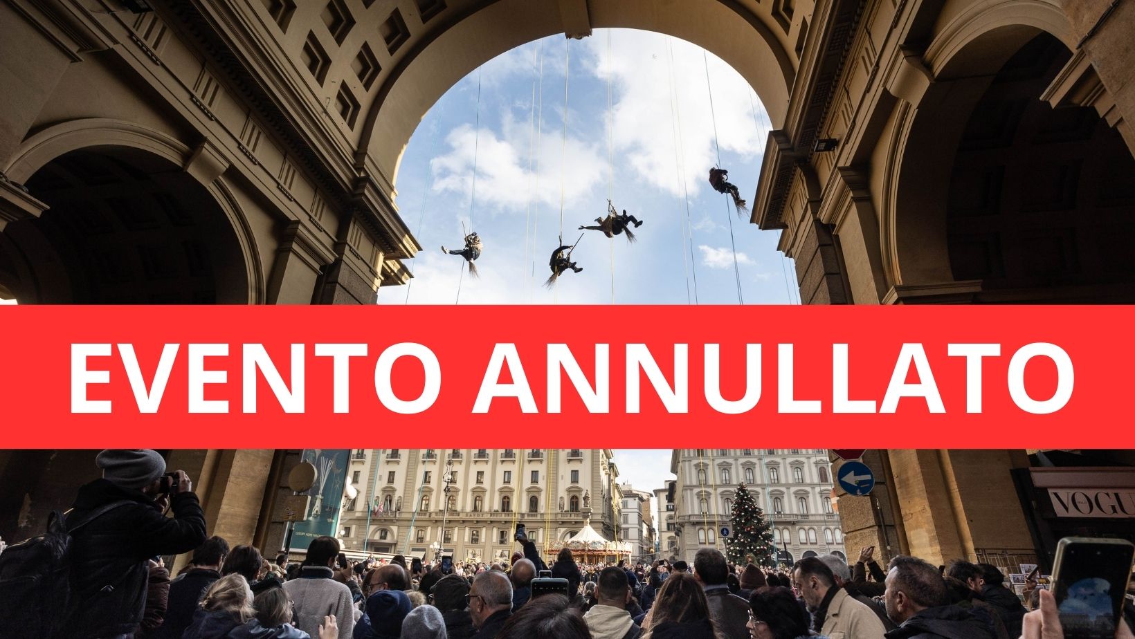 Maltempo a Firenze, annullata la calata della Befana in piazza della Repubblica