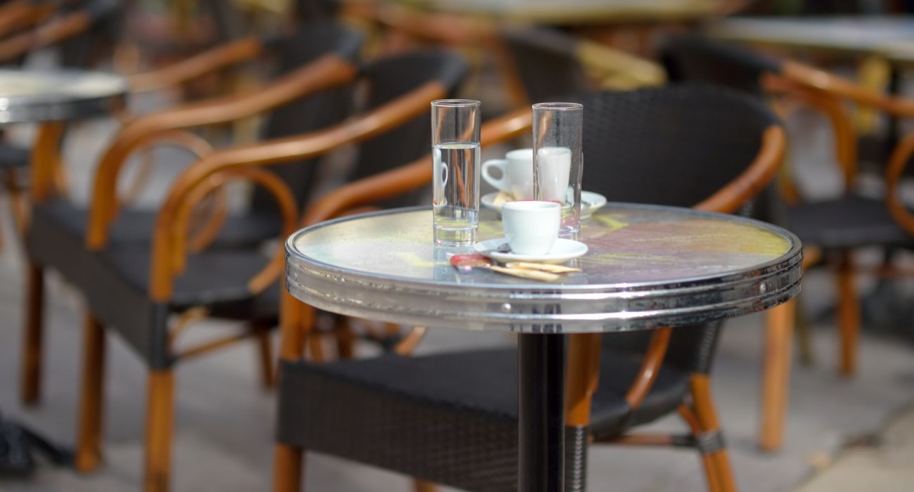 Dehors, si avvicina la scadenza del 31 agosto
