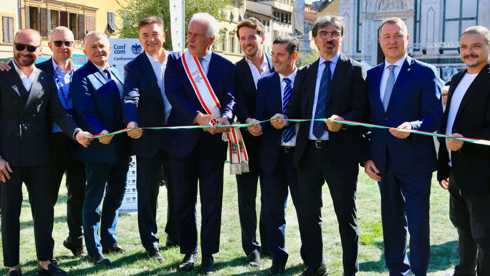 Green Florence conquista Santa Croce: piazza gremita per l'inaugurazione, ora il weekend entra nel vivo