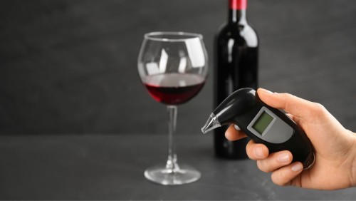 Etilometri e alcol tester a parete e monouso